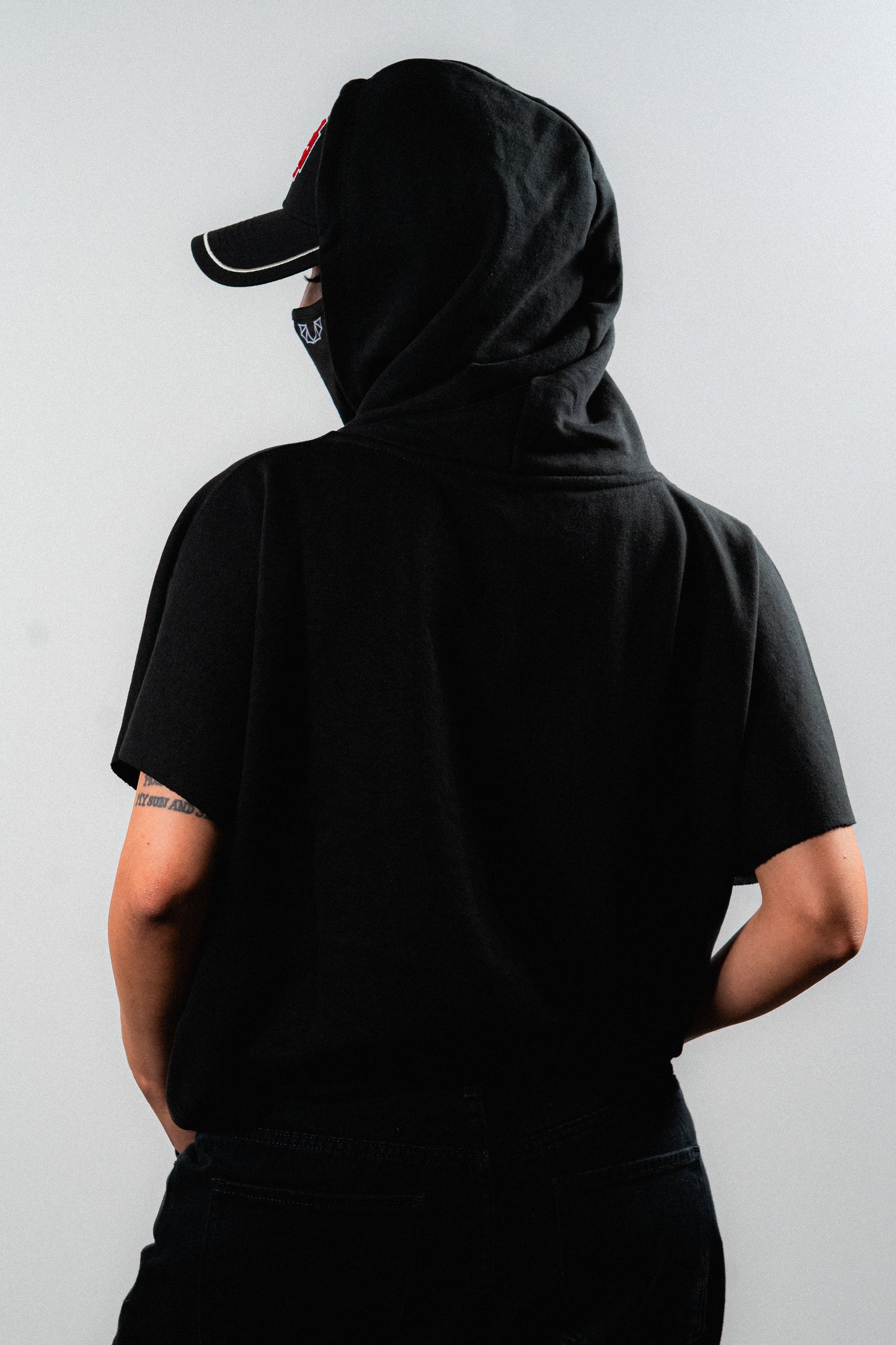 HOODIE SIN MANGAS - PRÓXIMAMENTE