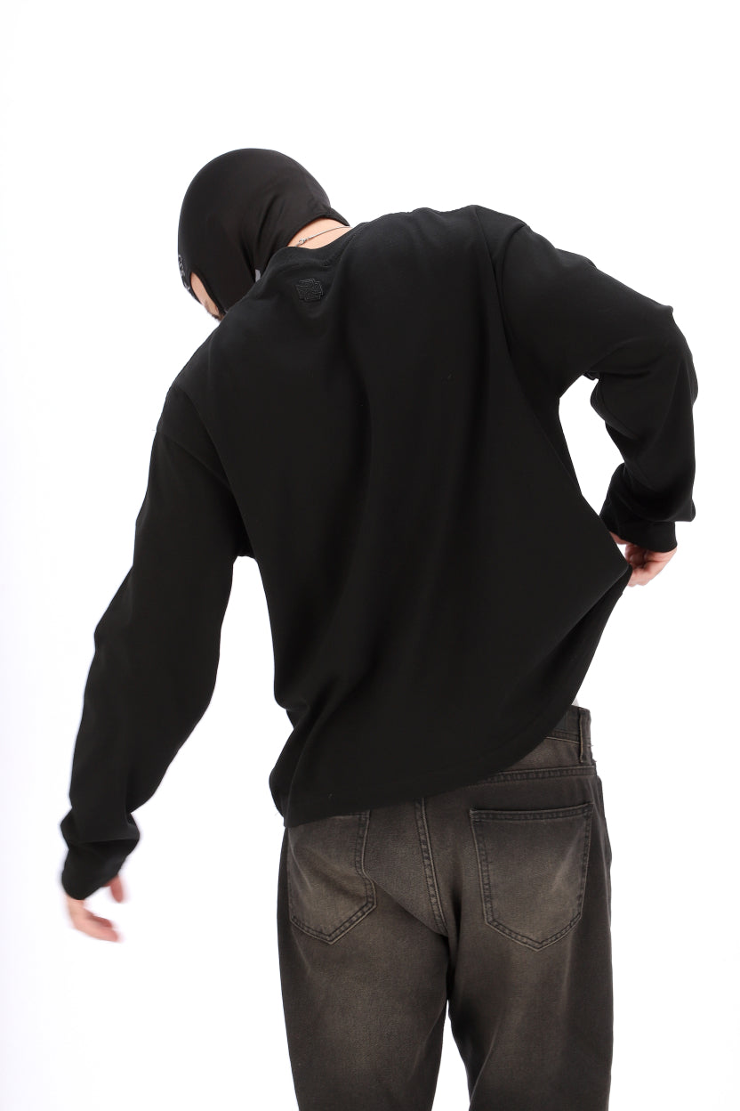 REMERA NEGRA MANGA LARGA